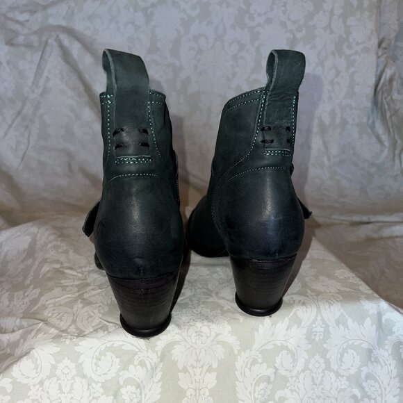 FLUEVOG EAST END PORTER Peacock Heeled Booties Ankle Boots LIKE NEW - Picture 6 of 13